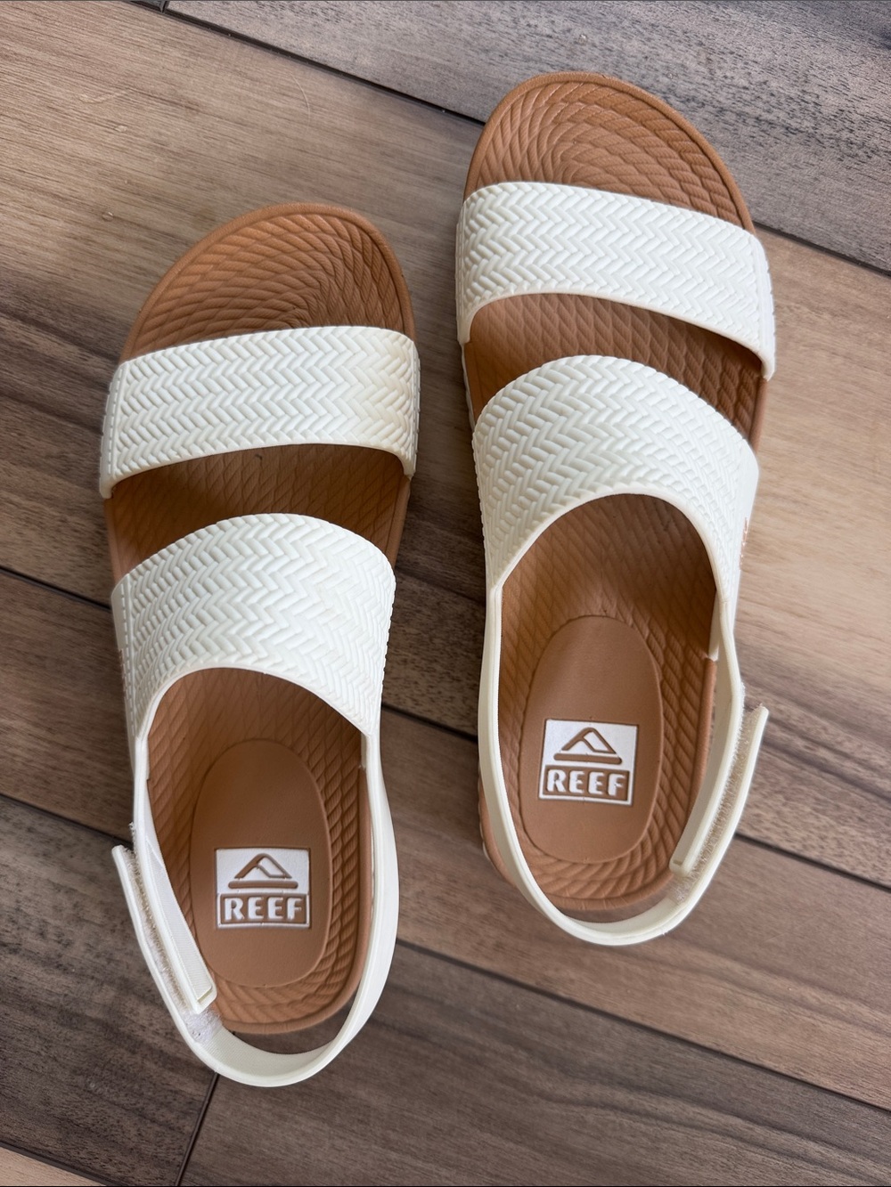 Reef Women’s Water Vista Sandals in White/Tan - Picture 1 of 5